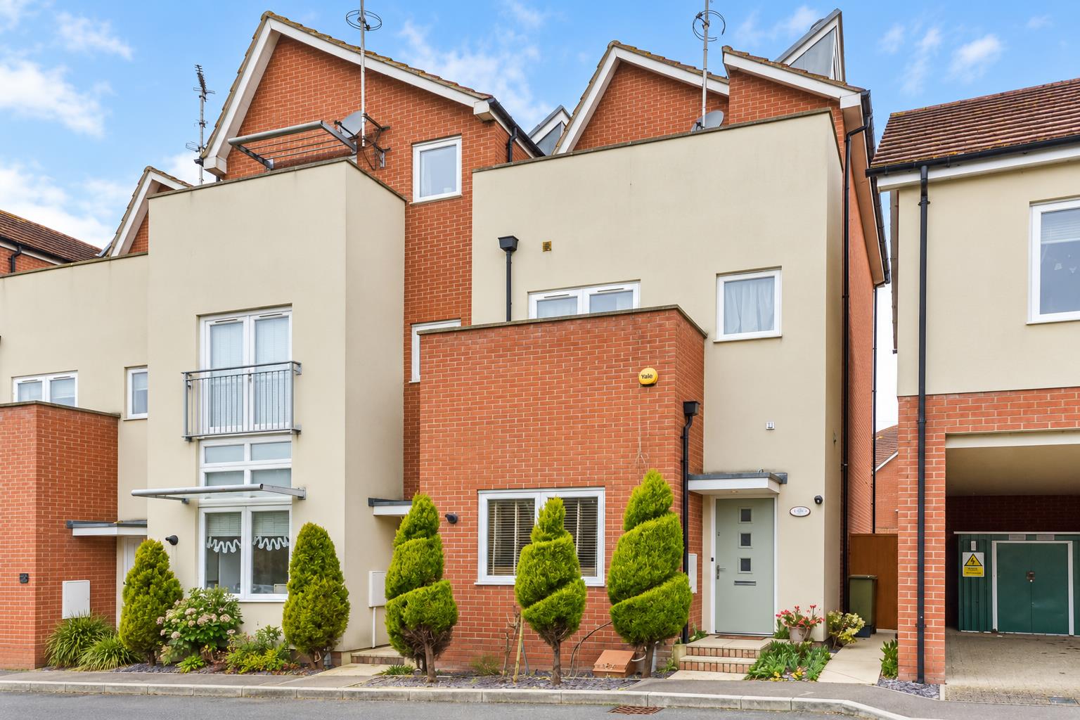 Carradine Crescent, Oxley Park, Milton Keynes